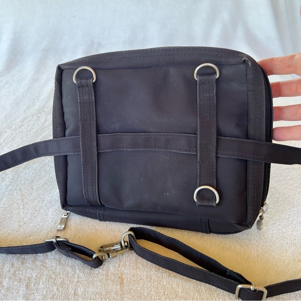 Baggallini Black 4 WAY CONVERTIBLE Fanny Pack Adjustable Strap Crossbody Bag - Picture 8 of 15